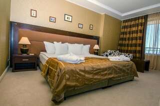 Отель Hotel Admiral Золотые Пески Стандартный двухместный номер с 2 отдельными кроватями и бесплатным доступом на пляж-2